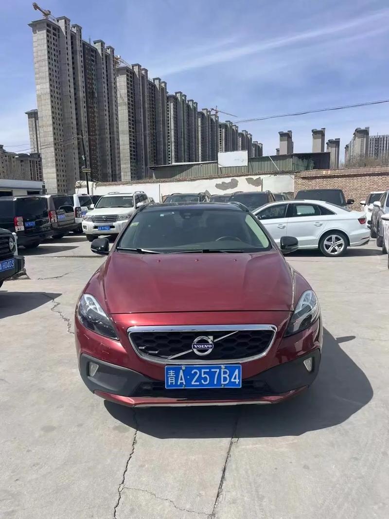 15款二手沃尔沃v40值得买吗(2015款沃尔沃v40二手能卖吗)