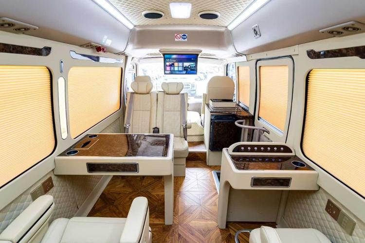 柯斯达中巴车价格(柯斯达中巴车价格及图片)